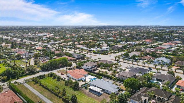 13676 SW 33rd Ter, Miami, FL 33175