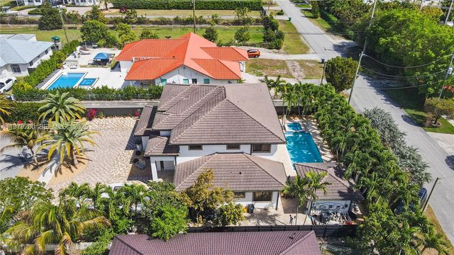 13676 SW 33rd Ter, Miami, FL 33175