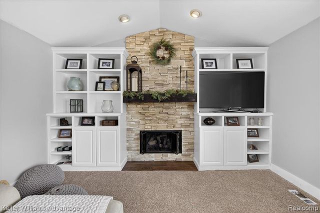 47707 Rochester Drive, Novi, MI 48374