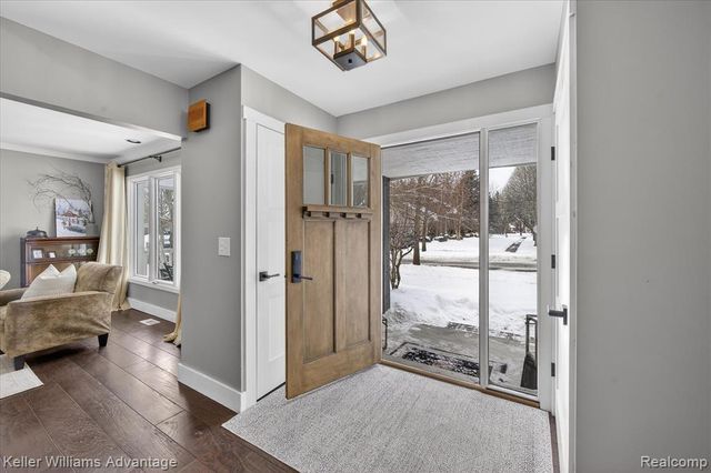 47707 Rochester Drive, Novi, MI 48374