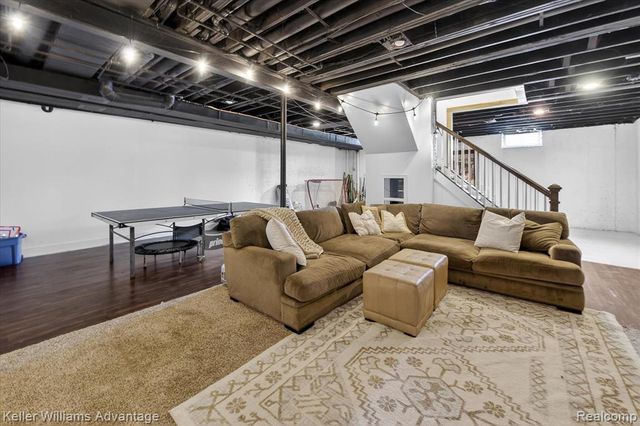 47707 Rochester Drive, Novi, MI 48374