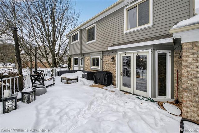 47707 Rochester Drive, Novi, MI 48374