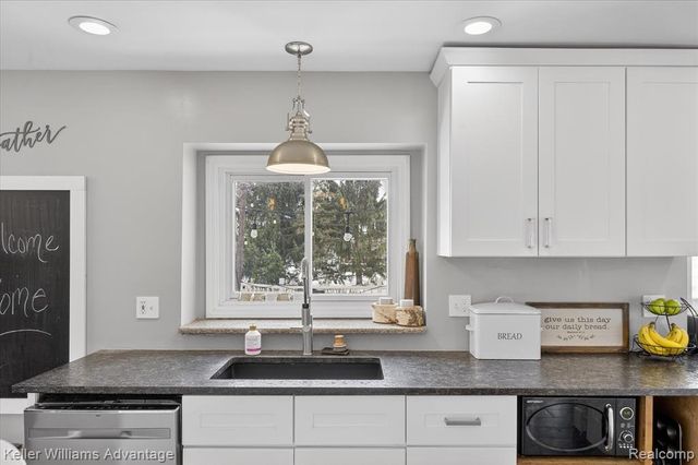 47707 Rochester Drive, Novi, MI 48374