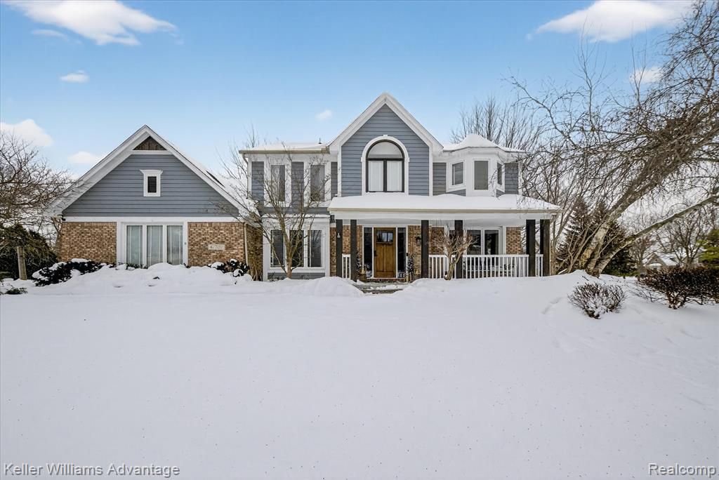 47707 Rochester Drive, Novi, MI 48374