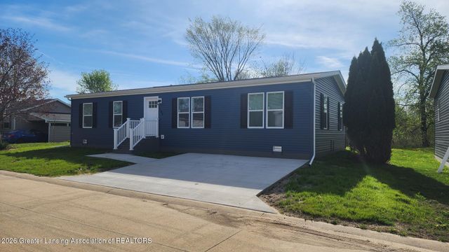 1184 Maple Leaf Court, Charlotte, MI 48813