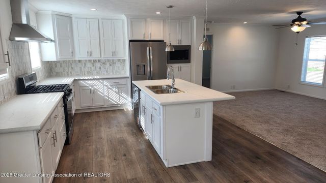1184 Maple Leaf Court, Charlotte, MI 48813