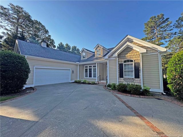 140 Steeplechase Way, Southern Pines, NC 28387