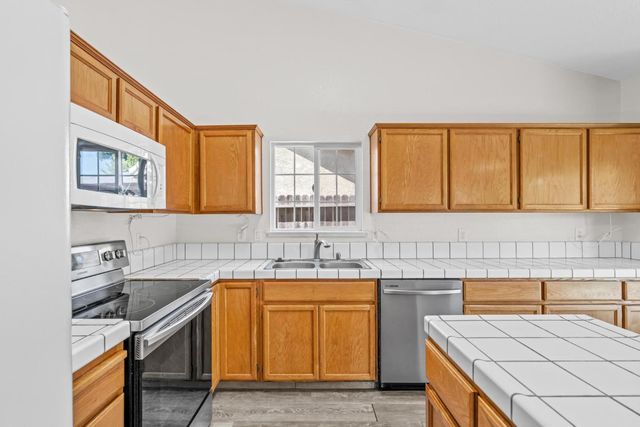5220 Avante Ln, Salida, CA 95368