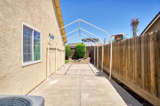 5220 Avante Ln, Salida, CA 95368
