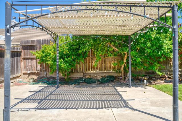 5220 Avante Ln, Salida, CA 95368