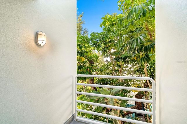 4950 BAYSHORE BOULEVARD 30, Tampa, FL 33611