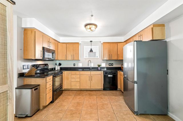 4950 BAYSHORE BOULEVARD 30, Tampa, FL 33611
