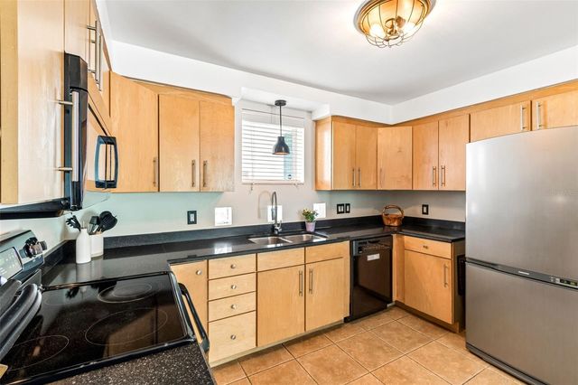 4950 BAYSHORE BOULEVARD 30, Tampa, FL 33611
