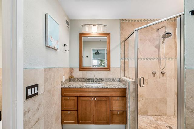 4950 BAYSHORE BOULEVARD 30, Tampa, FL 33611
