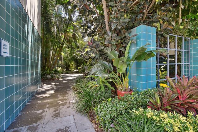 4950 BAYSHORE BOULEVARD 30, Tampa, FL 33611