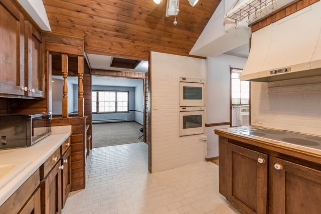 10867 W Beach Road, Beach Park, IL 60087