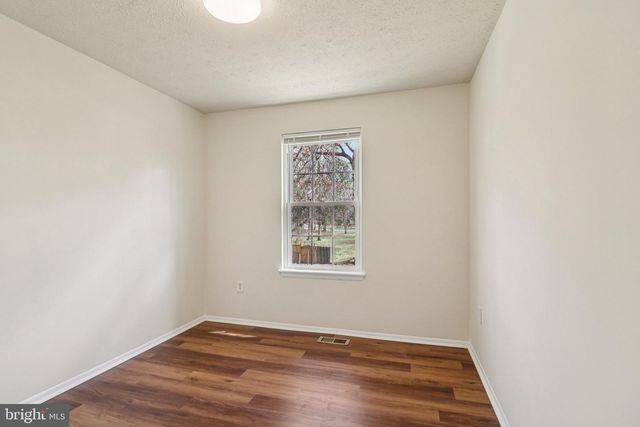 1050 DORSET DR, Waldorf, MD 20602