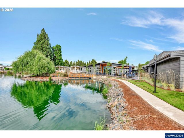 1800 Lakewood Ct 24, Eugene, OR 97402