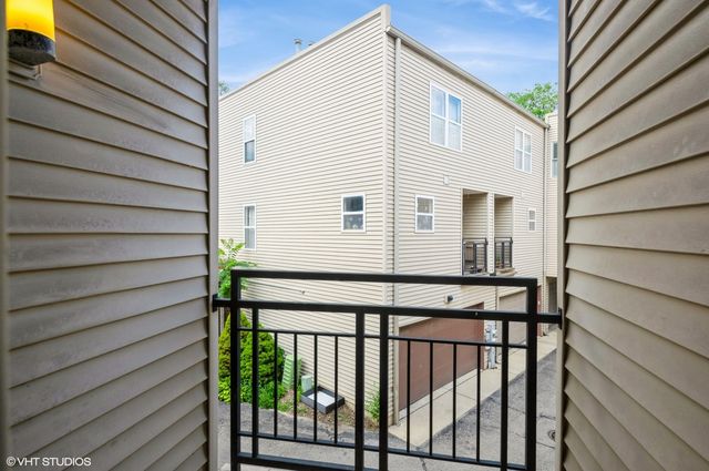 7272 N Rogers Avenue, Chicago, IL 60645