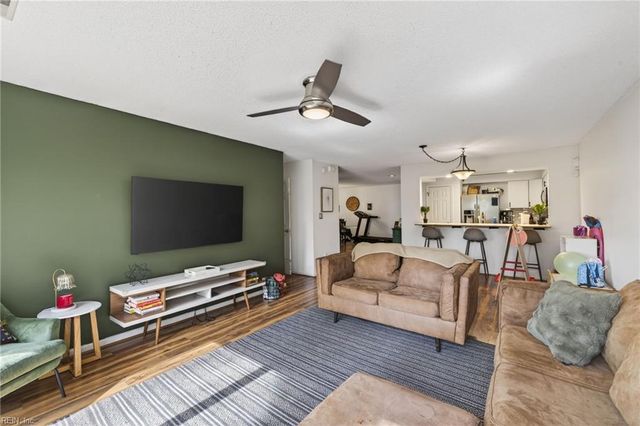 1321 Eagles Trace Path Apt E, Chesapeake, VA 23320