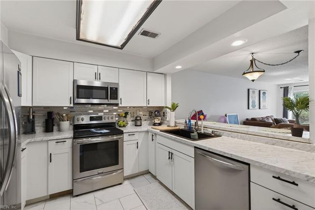 1321 Eagles Trace Path Apt E, Chesapeake, VA 23320