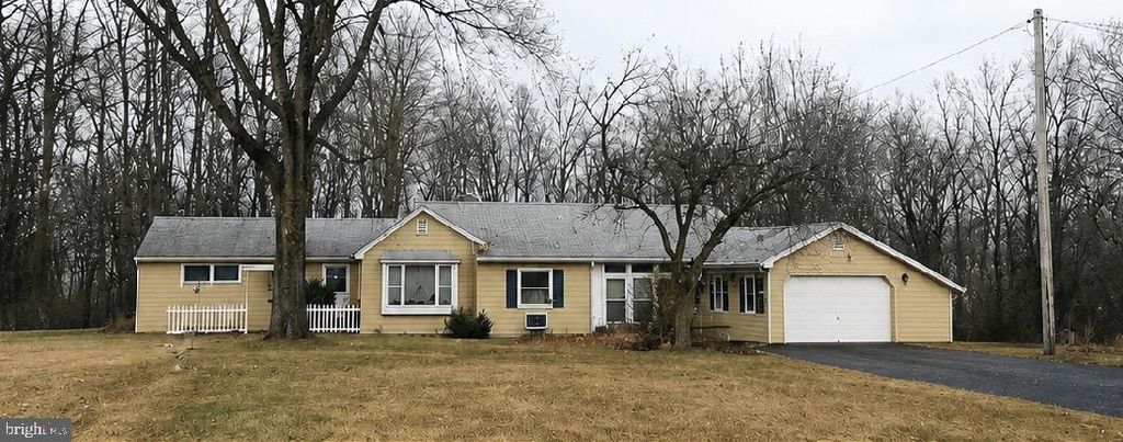 67 CARLISLE RD, Dillsburg, PA 17019