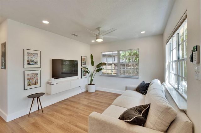 1923 W STATE STREET, Tampa, FL 33606