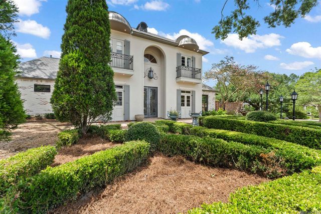 17410 W Muirfield Dr, Baton Rouge, LA 70810