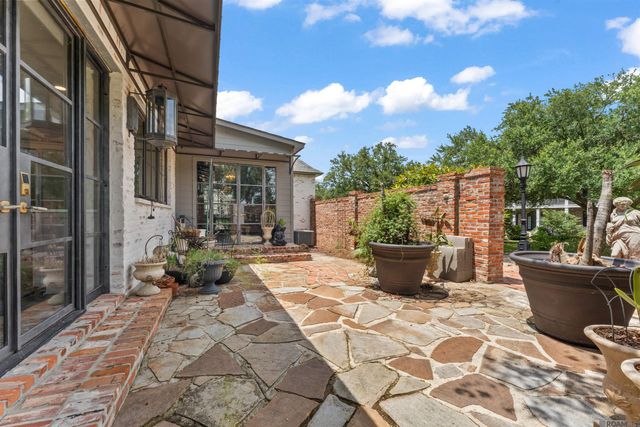 17410 W Muirfield Dr, Baton Rouge, LA 70810