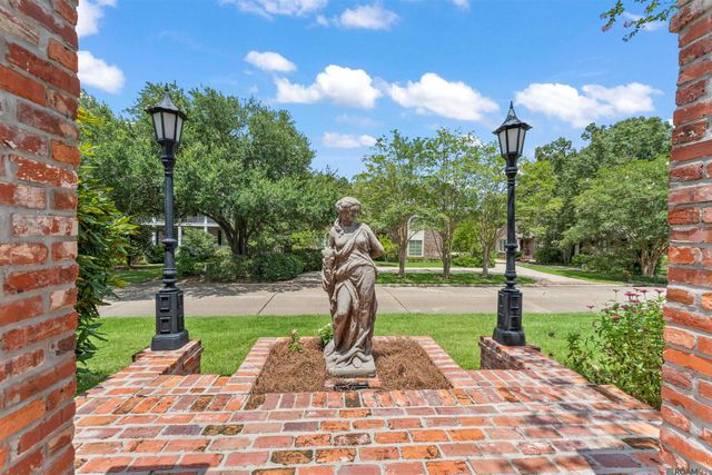 17410 W Muirfield Dr, Baton Rouge, LA 70810