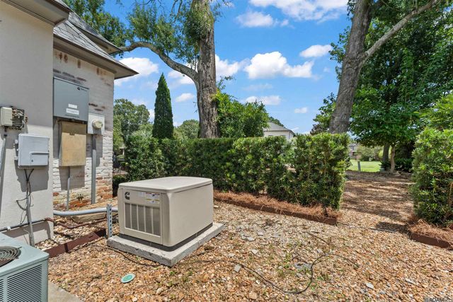 17410 W Muirfield Dr, Baton Rouge, LA 70810