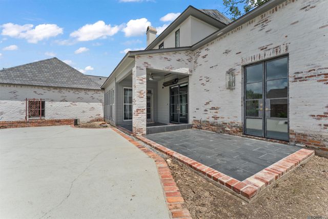 17410 W Muirfield Dr, Baton Rouge, LA 70810