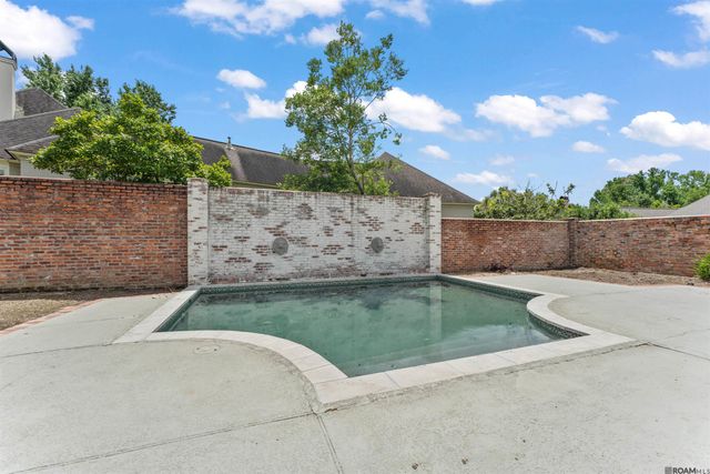 17410 W Muirfield Dr, Baton Rouge, LA 70810