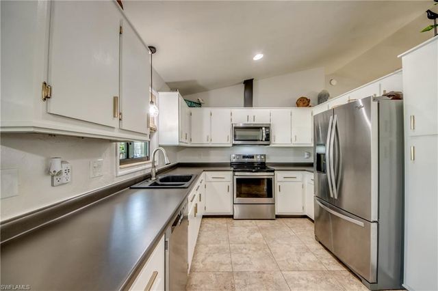 1617 SW 25th LN, Cape Coral, FL 33914