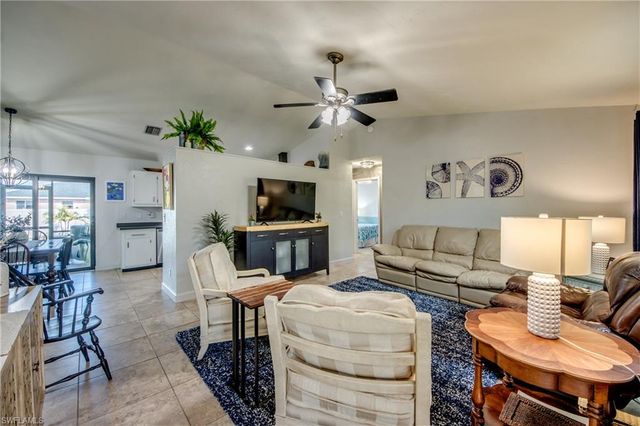 1617 SW 25th LN, Cape Coral, FL 33914