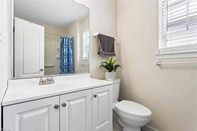 105 Egret Ct CT, Newport News, VA 23608