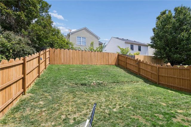 105 Egret Ct CT, Newport News, VA 23608
