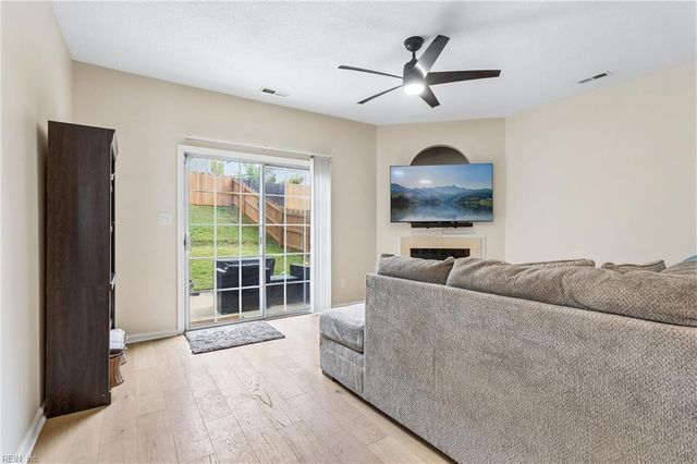 105 Egret Ct CT, Newport News, VA 23608
