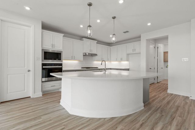 108 Montecilo DR, Liberty Hill, TX 78642