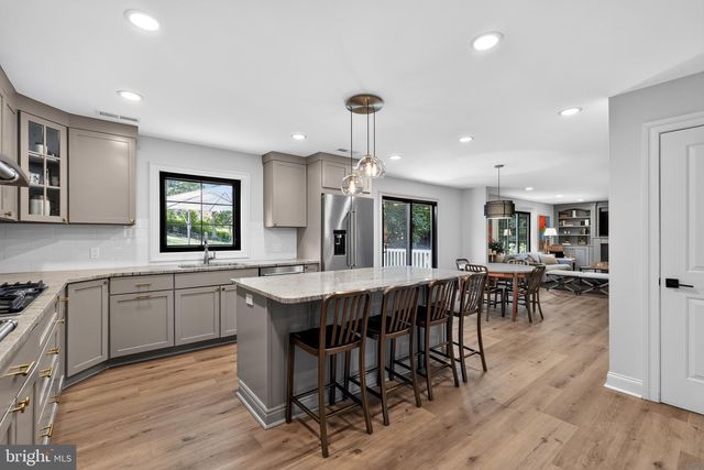 39 CRESTLINE RD, Wayne, PA 19087