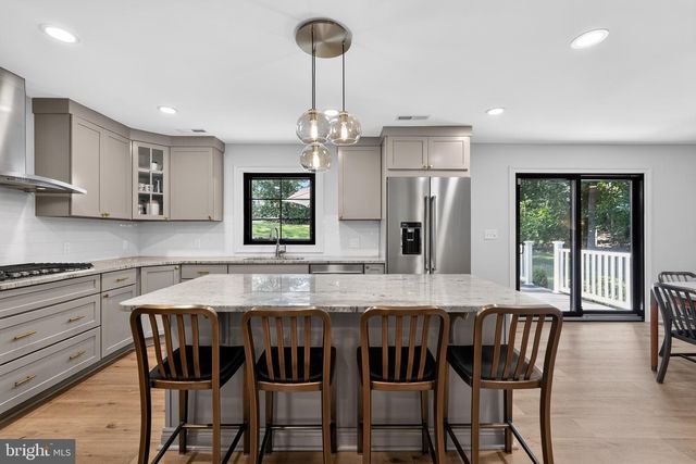 39 CRESTLINE RD, Wayne, PA 19087