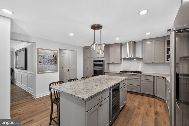 39 CRESTLINE RD, Wayne, PA 19087