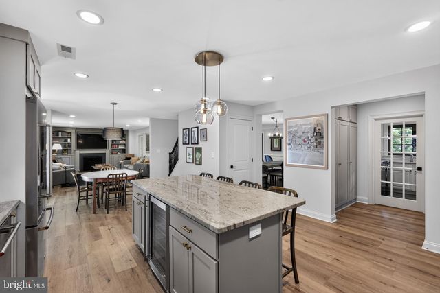 39 CRESTLINE RD, Wayne, PA 19087