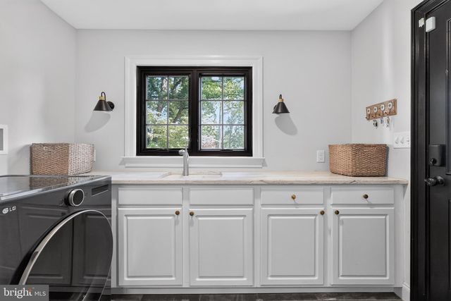 39 CRESTLINE RD, Wayne, PA 19087