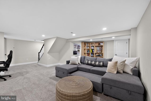 39 CRESTLINE RD, Wayne, PA 19087