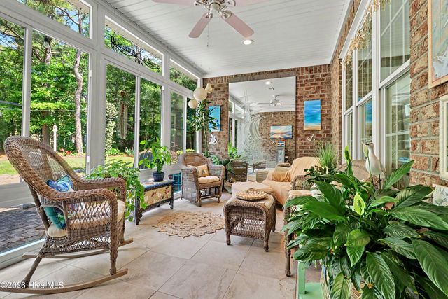 207 Westminster Way, Hampstead, NC 28443
