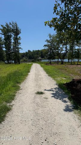 207 Westminster Way, Hampstead, NC 28443