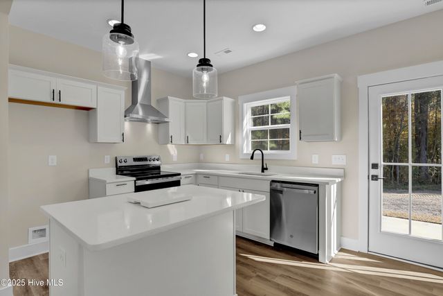 210 E Ridge Court, Jacksonville, NC 28540