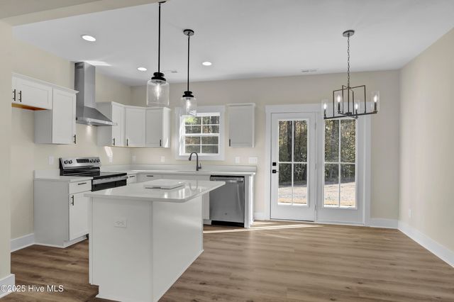 210 E Ridge Court, Jacksonville, NC 28540