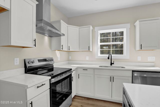 210 E Ridge Court, Jacksonville, NC 28540